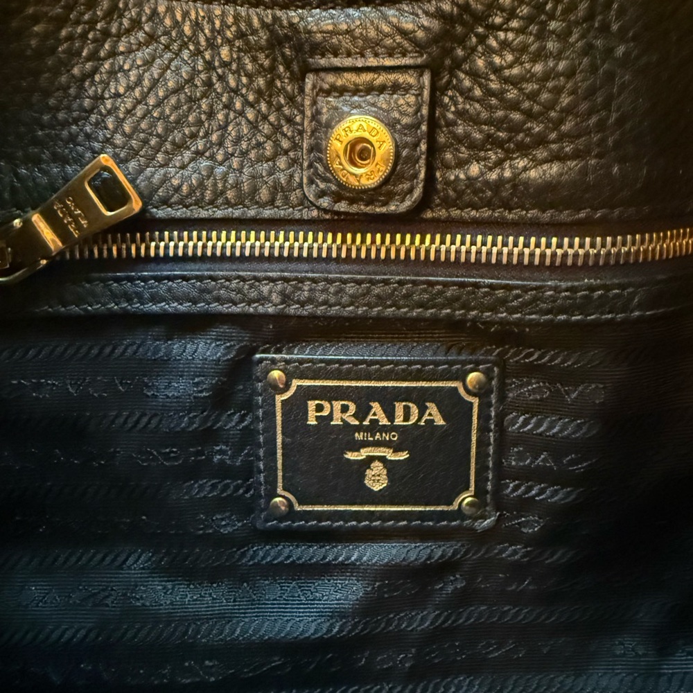 Prada Vitello Daino Black Pebbled Leather Shoulder Hobo with Gold-Tone Logo - Picture 5 of 9